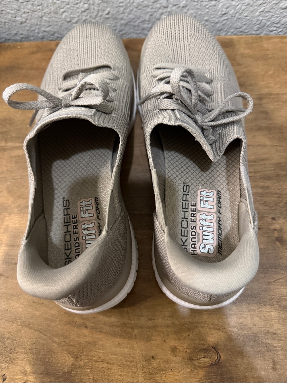 Skechers Women’s Hands free swift fit Light Taupe Knit Athletic Sneakers size 8 - Picture 4 of 7